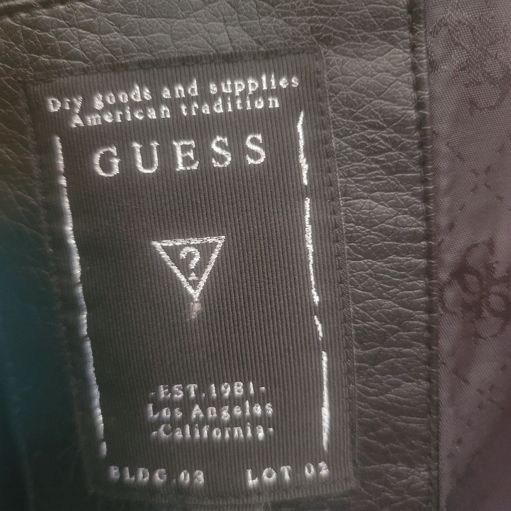 GUESS WOMEN JACKETS & VEST